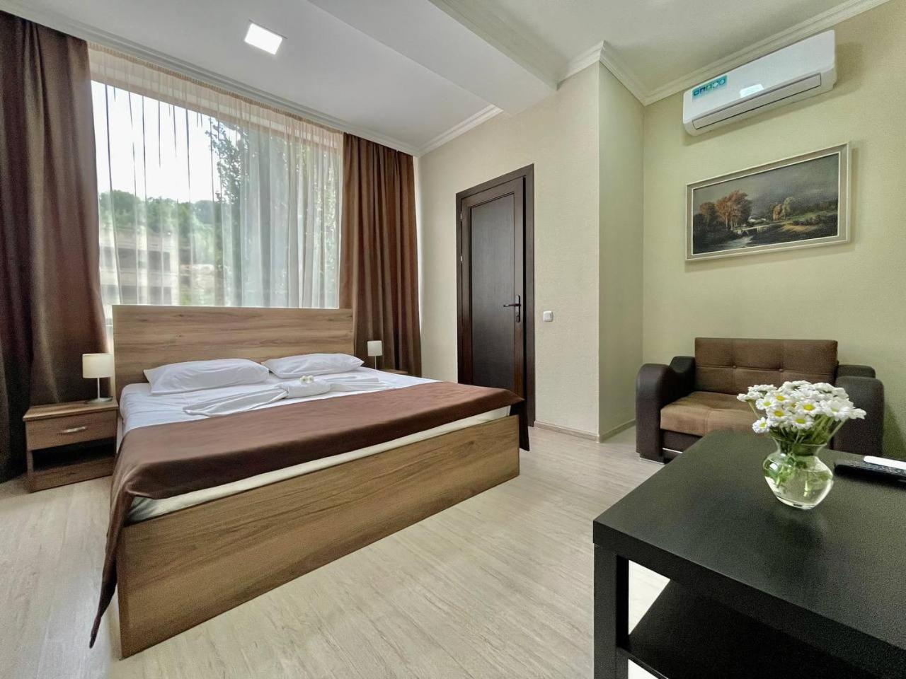 Merien Hotel Jereván Kültér fotó